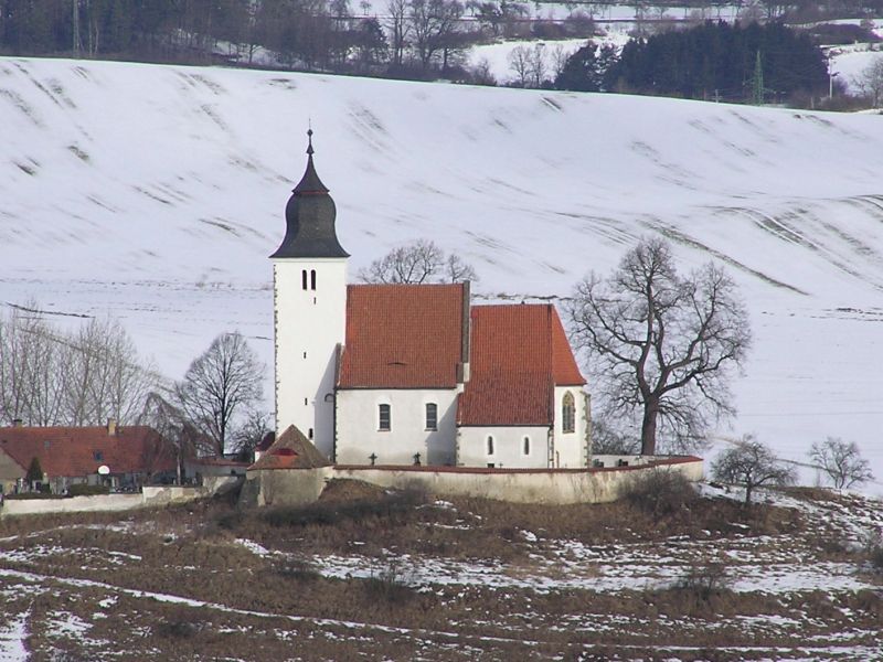 Natírání věže kostela
