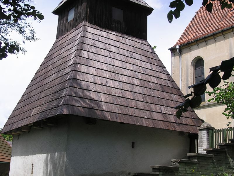 Oprava zvonice v Neurazech